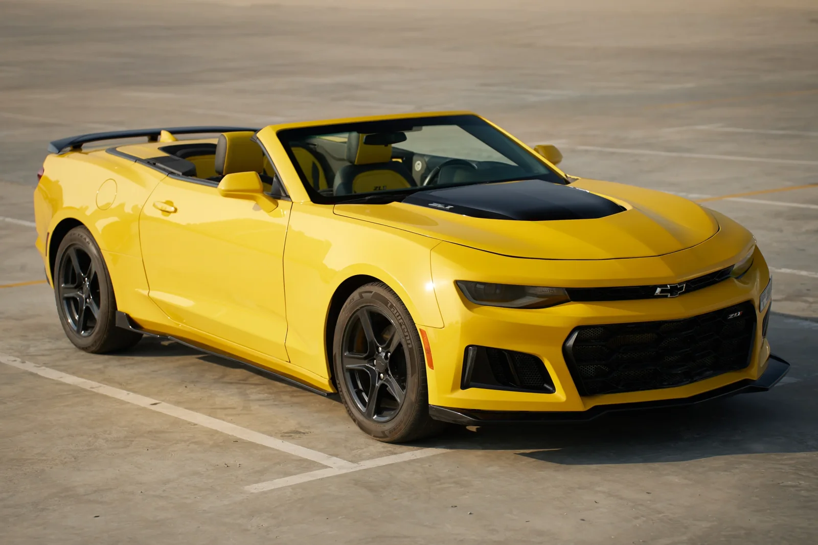 Affitto Chevrolet Camaro  Giallo 2023 in Dubai