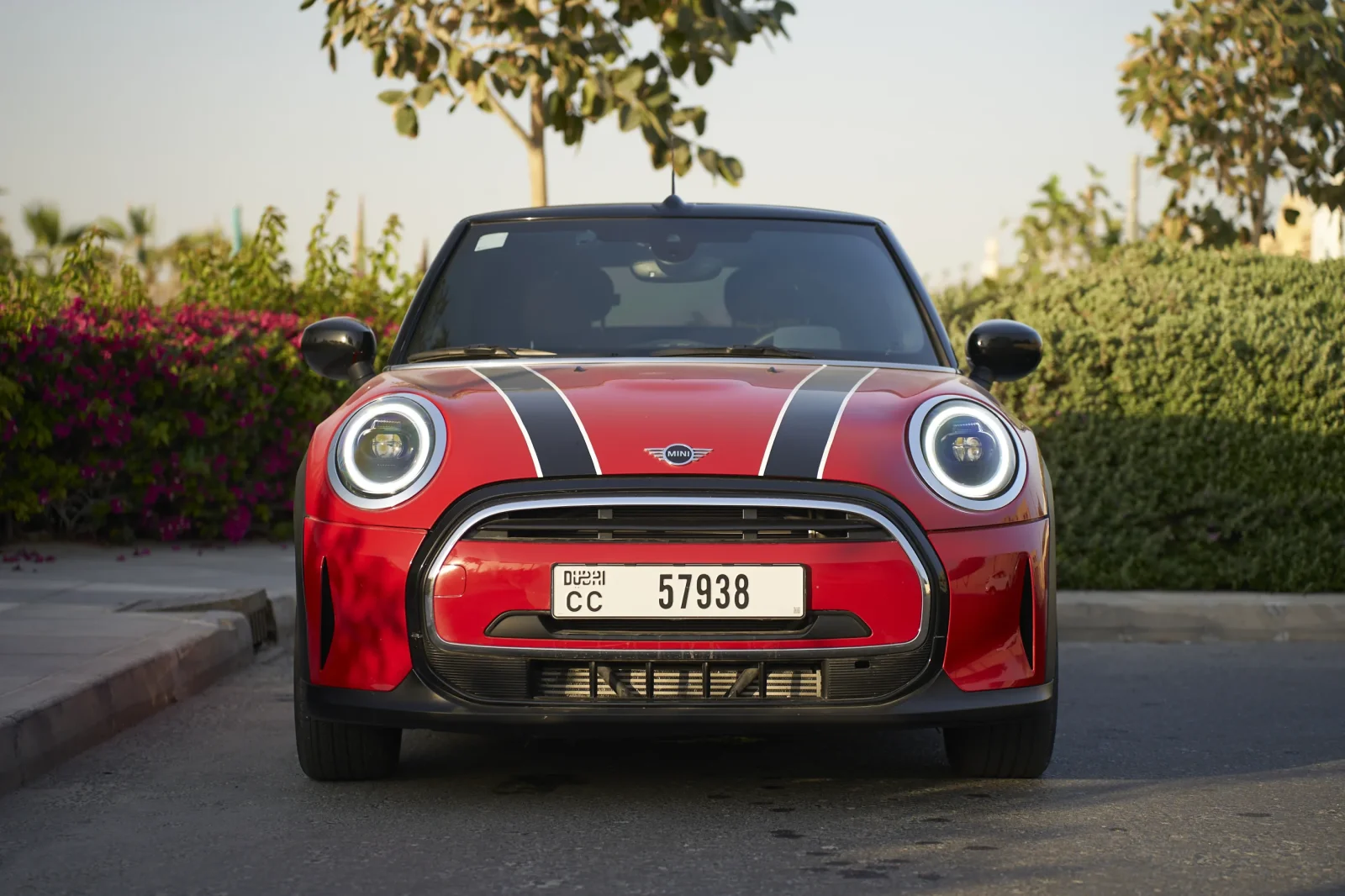 Affitto Mini Cooper  Rosso 2023 in Dubai