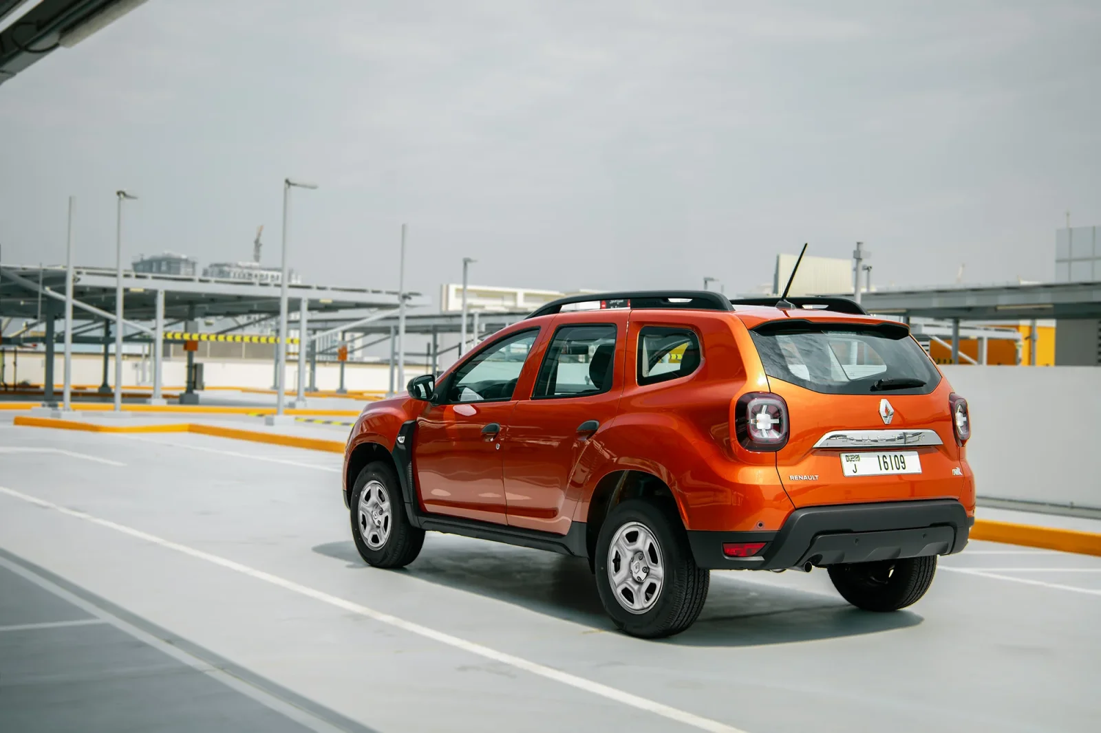 Alquiler Renault Duster  Naranja 2025 en Dubái - 8 