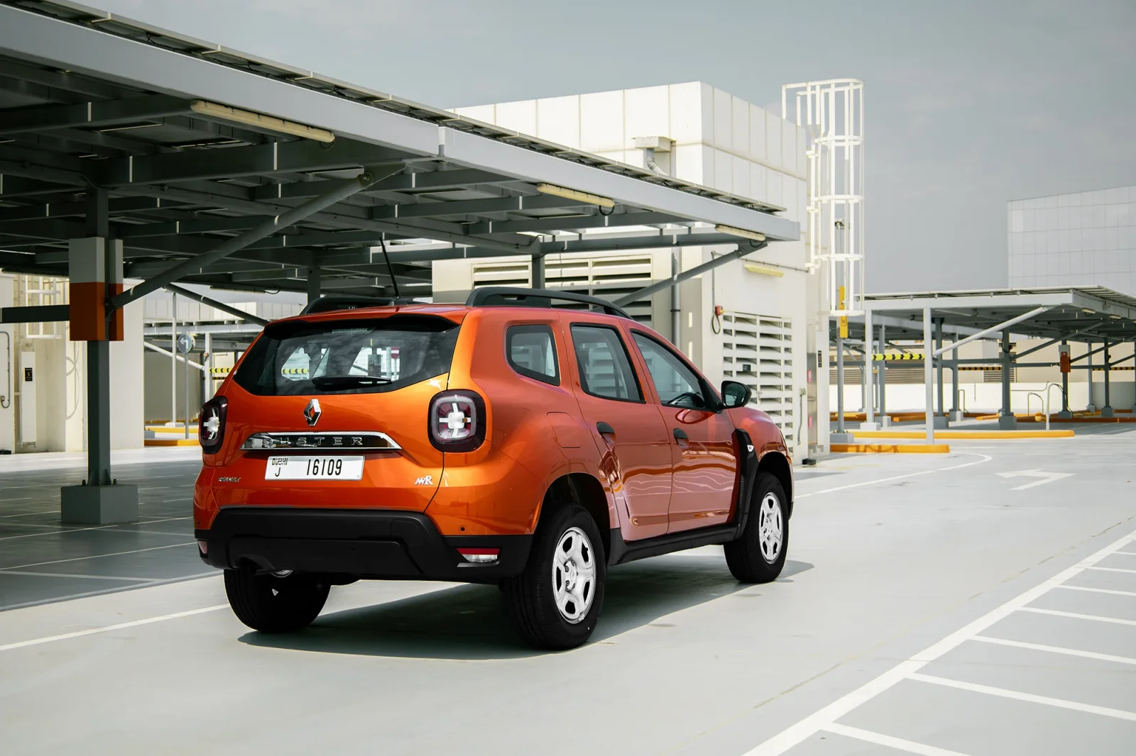 Alquiler Renault Duster  Naranja 2025 en Dubái - 9 