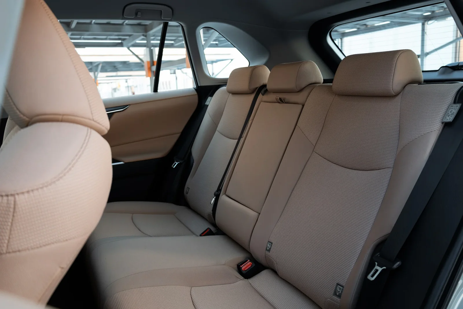 Miete Toyota RAV4  Grau 2025 in der Dubai - 10 