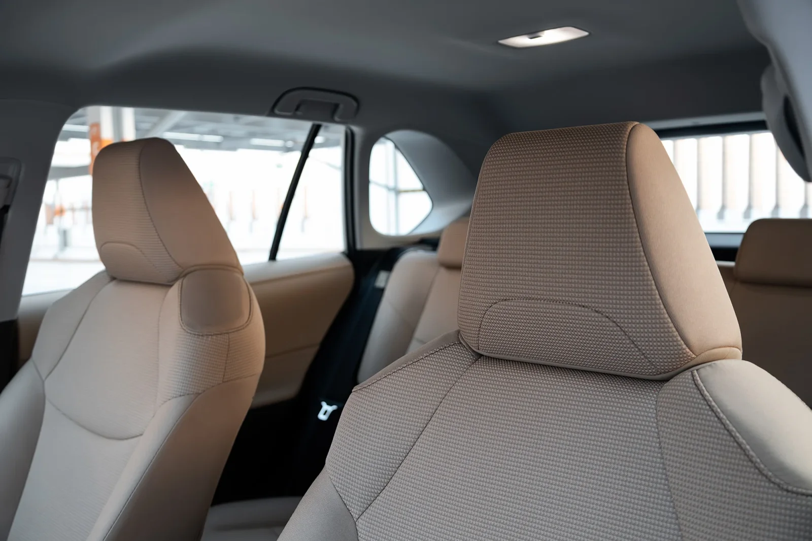 Miete Toyota RAV4  Grau 2025 in der Dubai - 6 