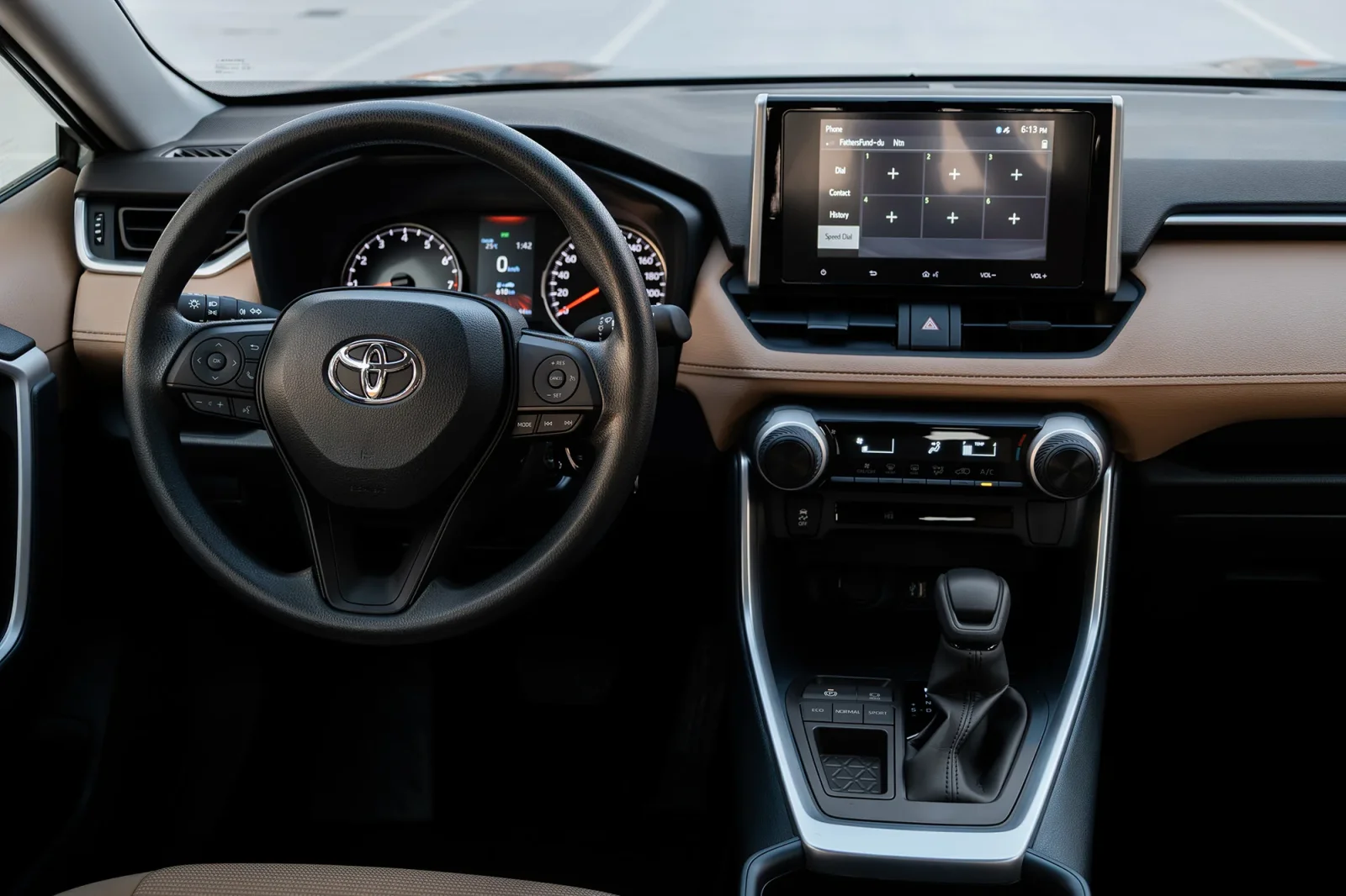 Miete Toyota RAV4  Grau 2025 in der Dubai - 4 