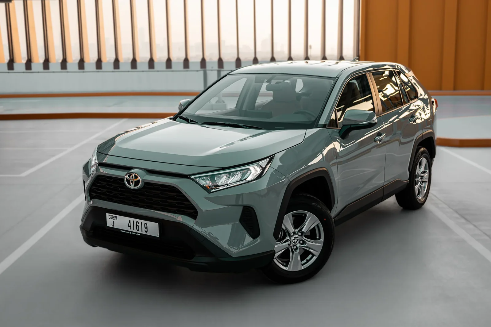 Miete Toyota RAV4  Grau 2025 in der Dubai - 12 