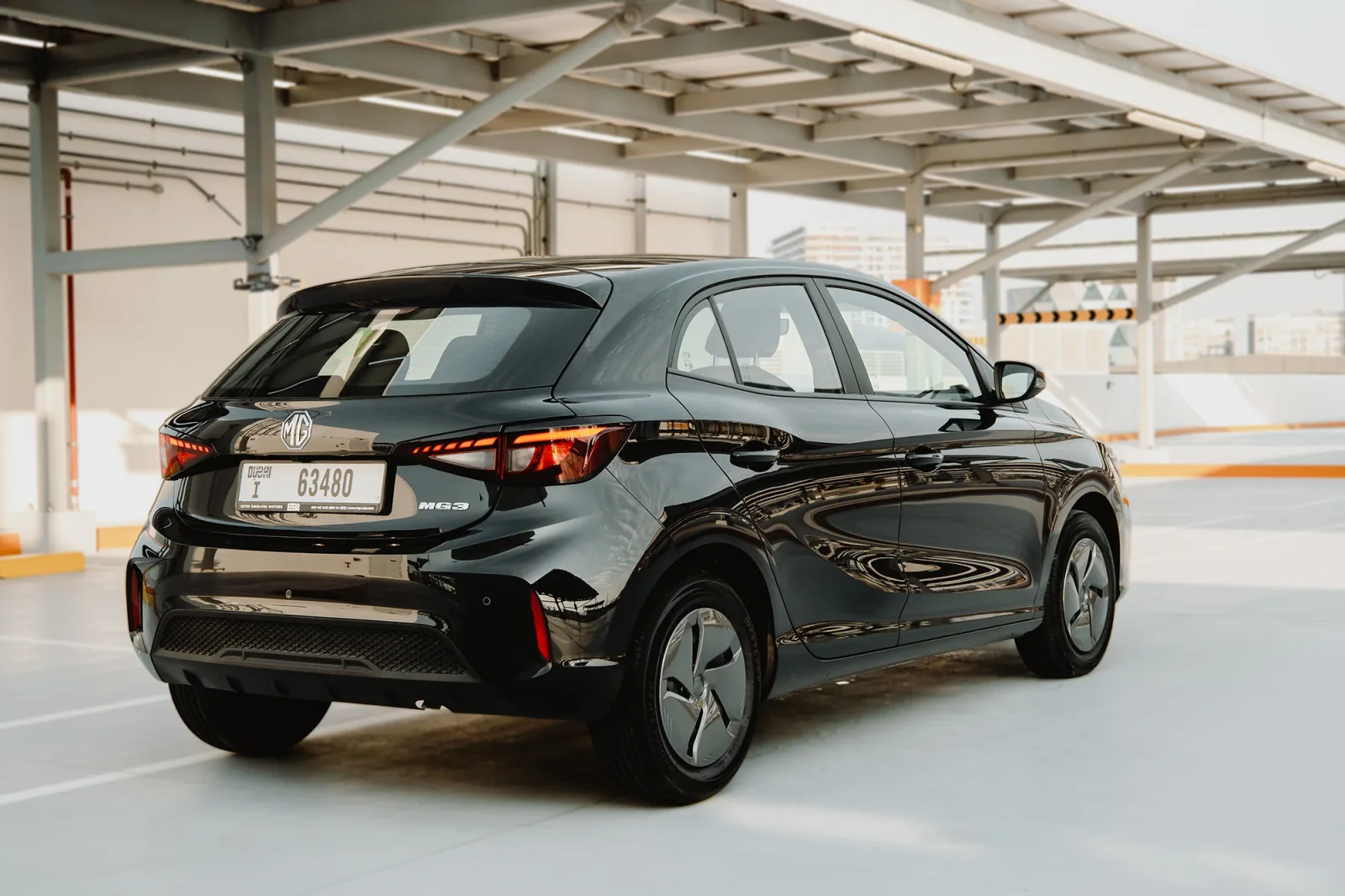 Huren MG 3  Zwart 2025 in Dubai - 10 