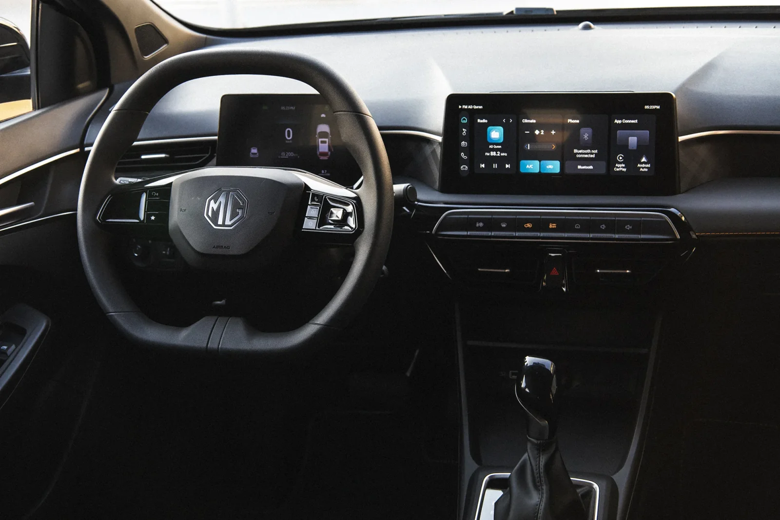 Huren MG 3  Grijs 2025 in Dubai - 5 