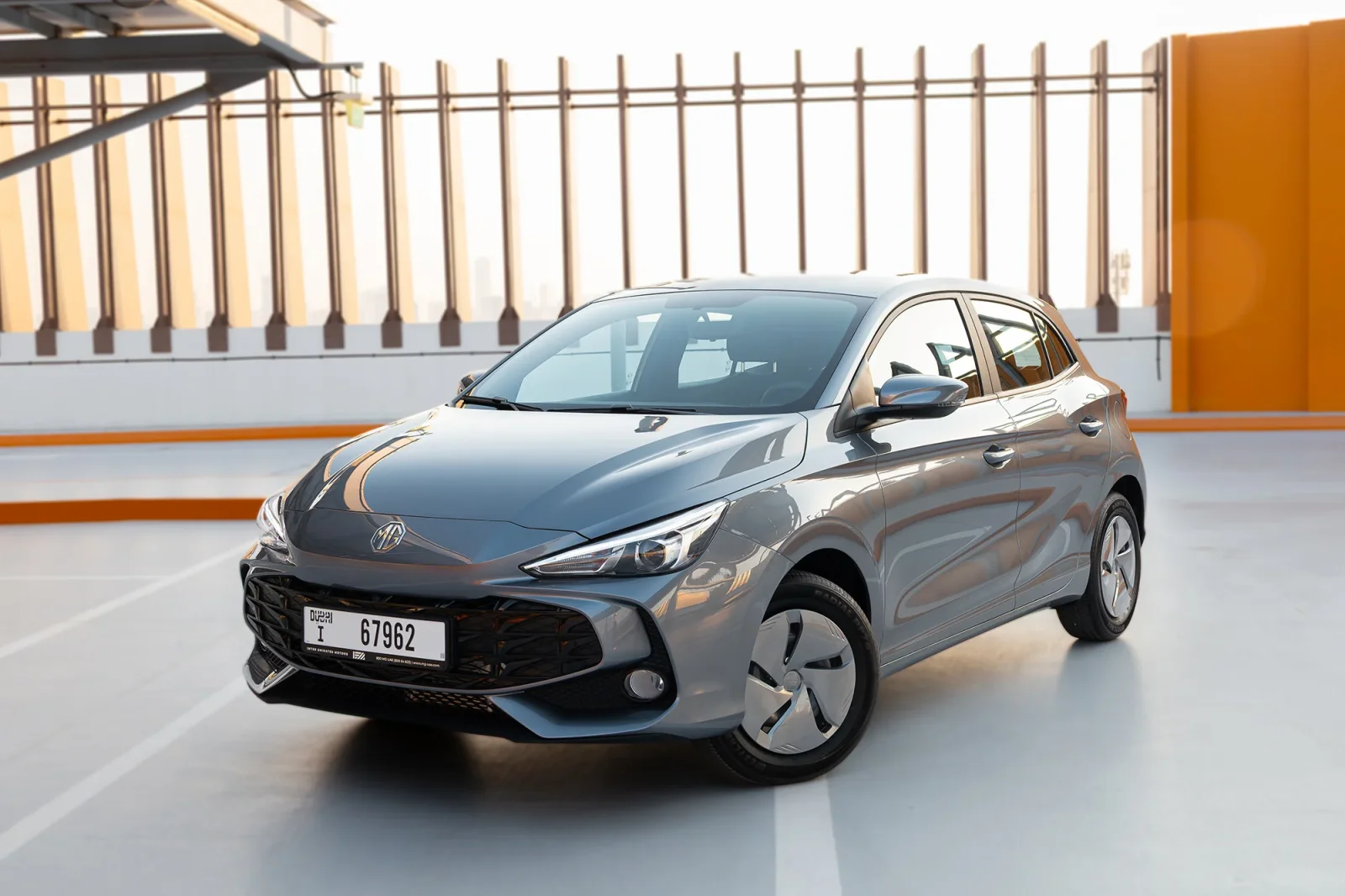 Huren MG 3  Grijs 2025 in Dubai - 9 