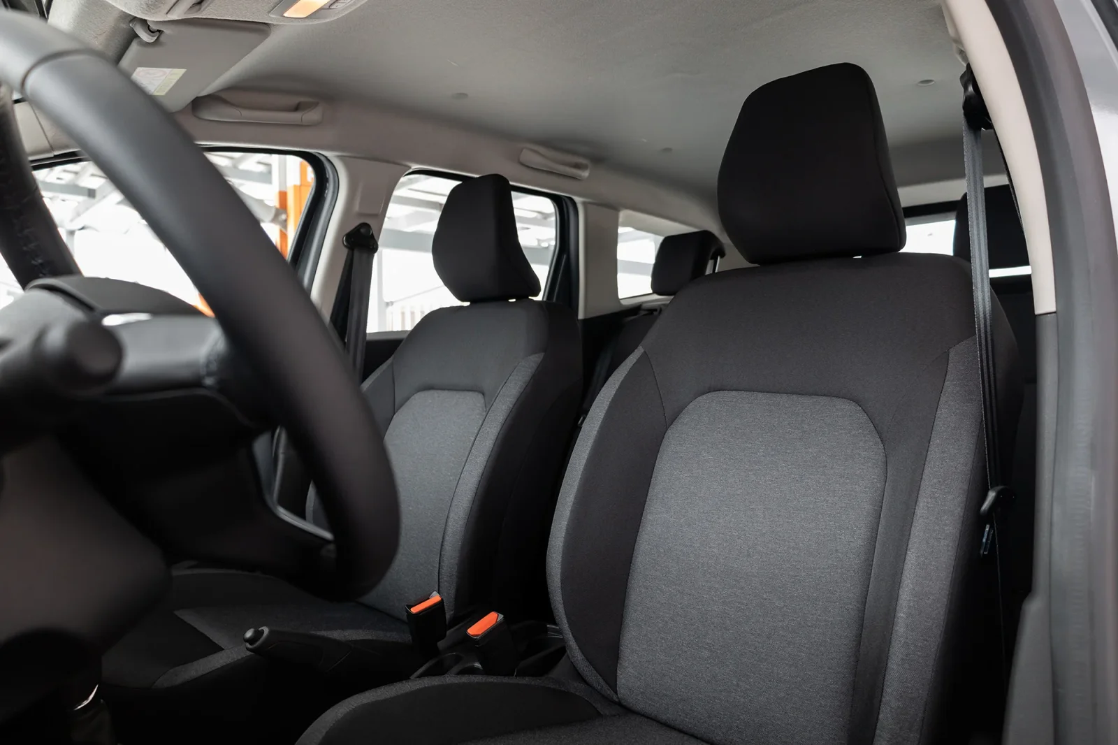 Alquiler Renault Duster  Gris 2025 en Dubái - 5 