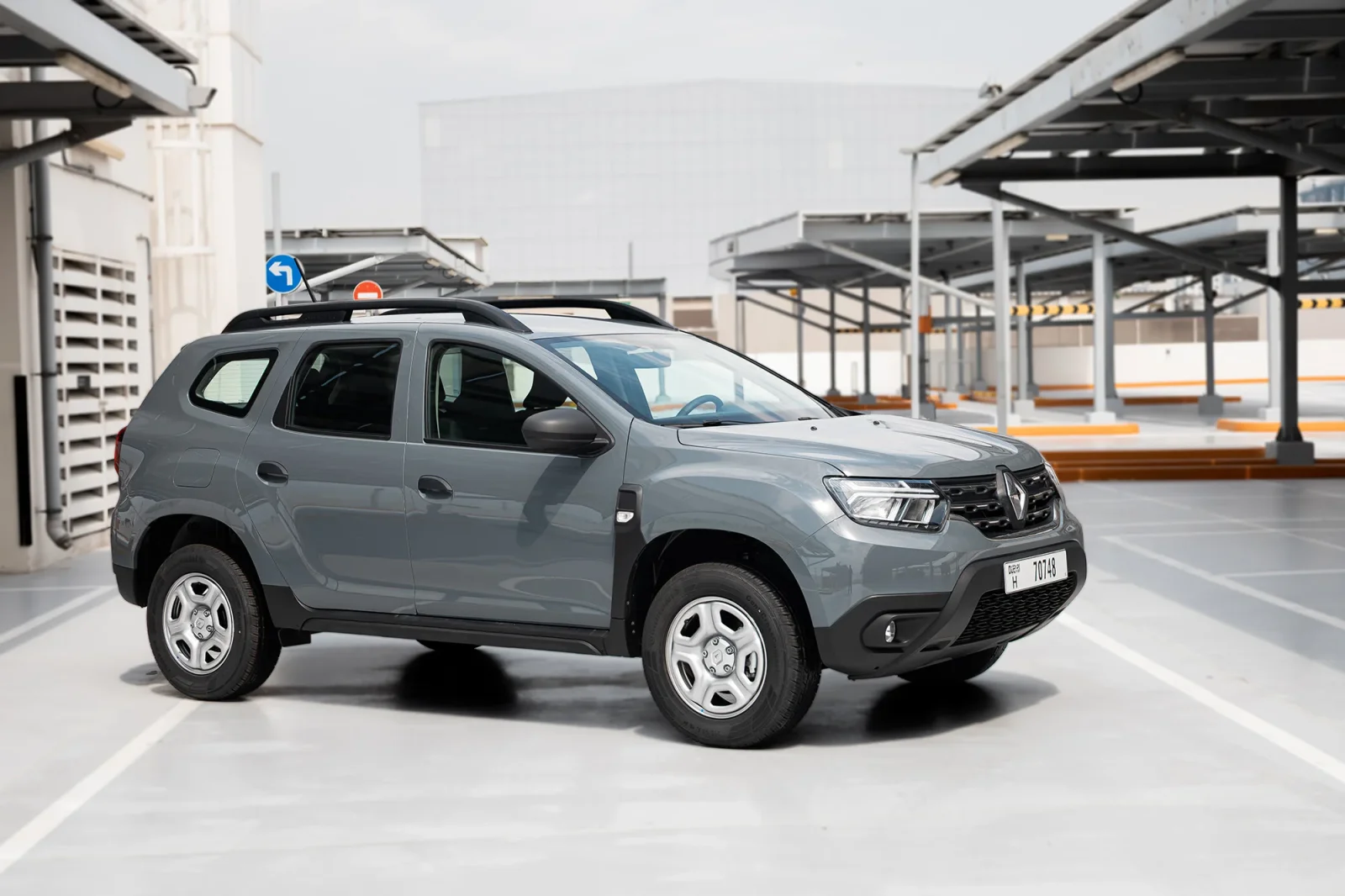 Alquiler Renault Duster  Gris 2025 en Dubái - 2 