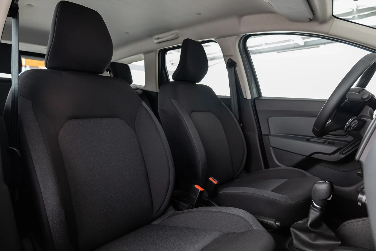 Alquiler Renault Duster  Gris 2025 en Dubái - 7 