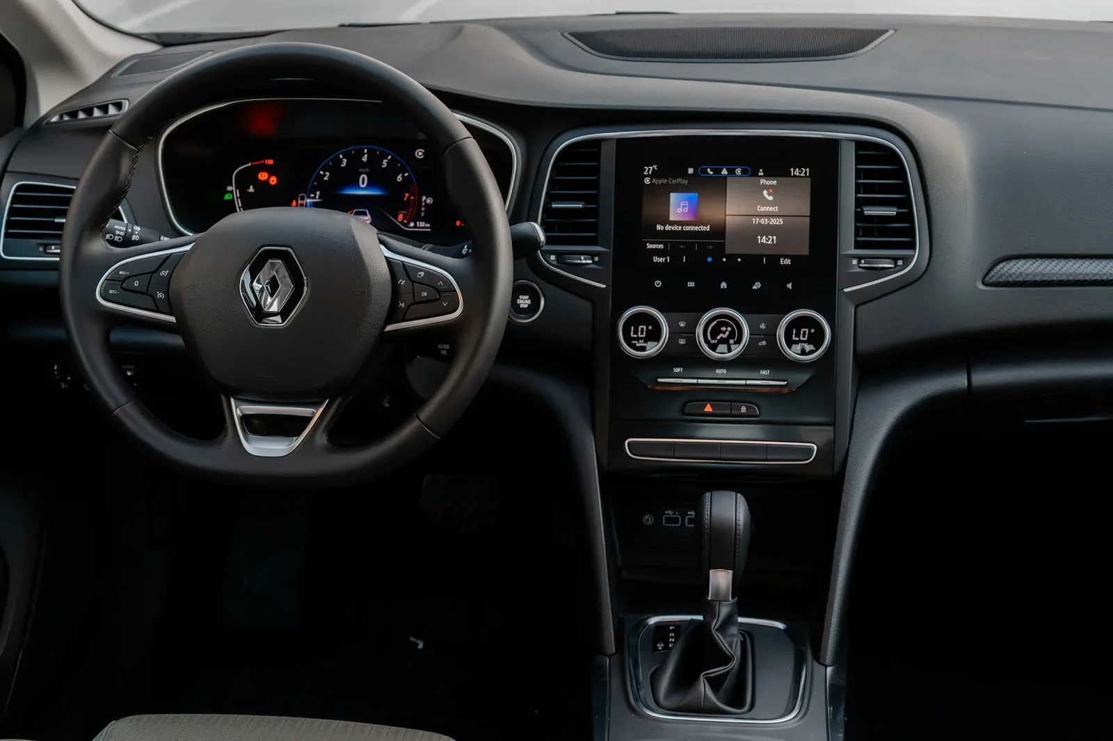 Аренда Renault Megane  Синий 2025 в Дубае - 4 