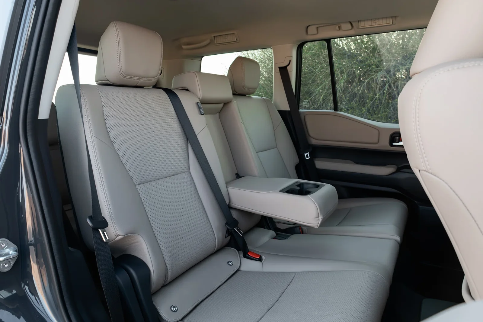 Аренда Toyota Land Cruiser Prado 250 Серый 2025 в Дубае - 6 