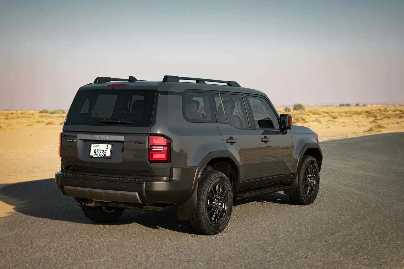 Аренда Toyota Land Cruiser Prado 250 Серый 2025 в Дубае - 3 