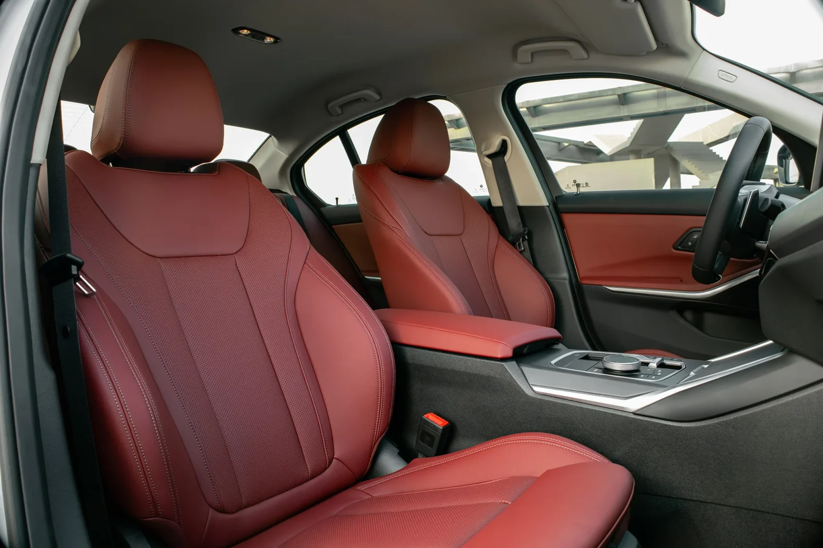 Rent BMW 3-Series 318i White 2025 in Dubai - 6 