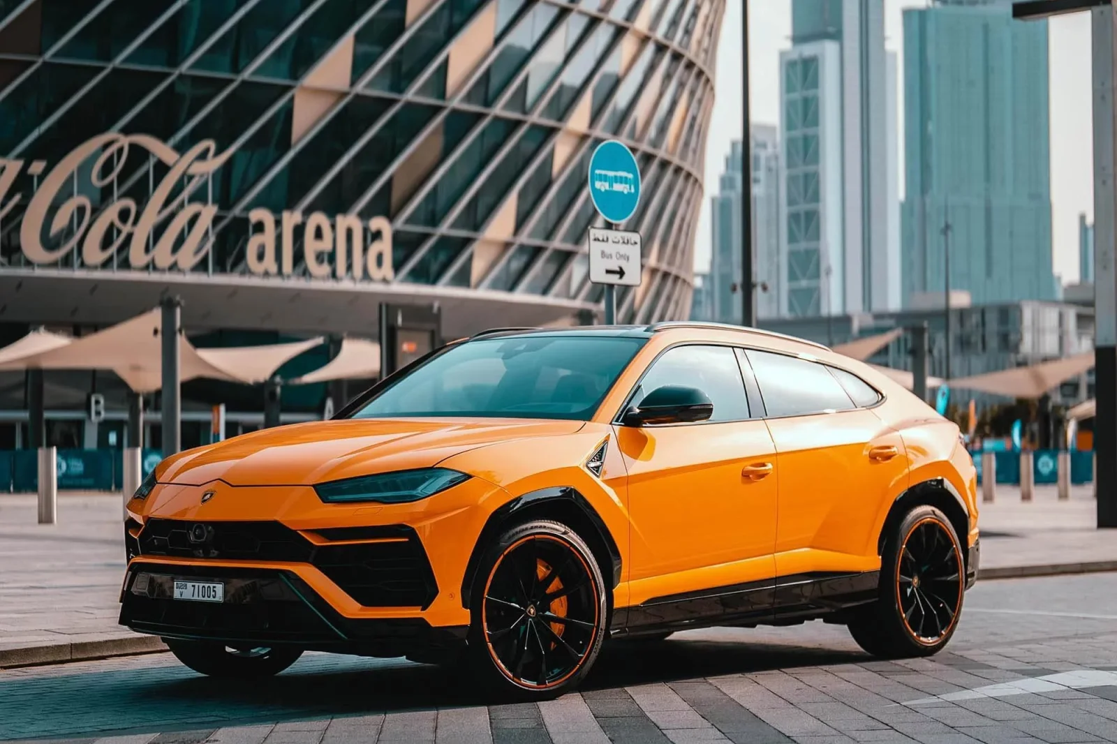 Alquiler Lamborghini Urus Pearl Capsule Naranja 2022 en Dubái