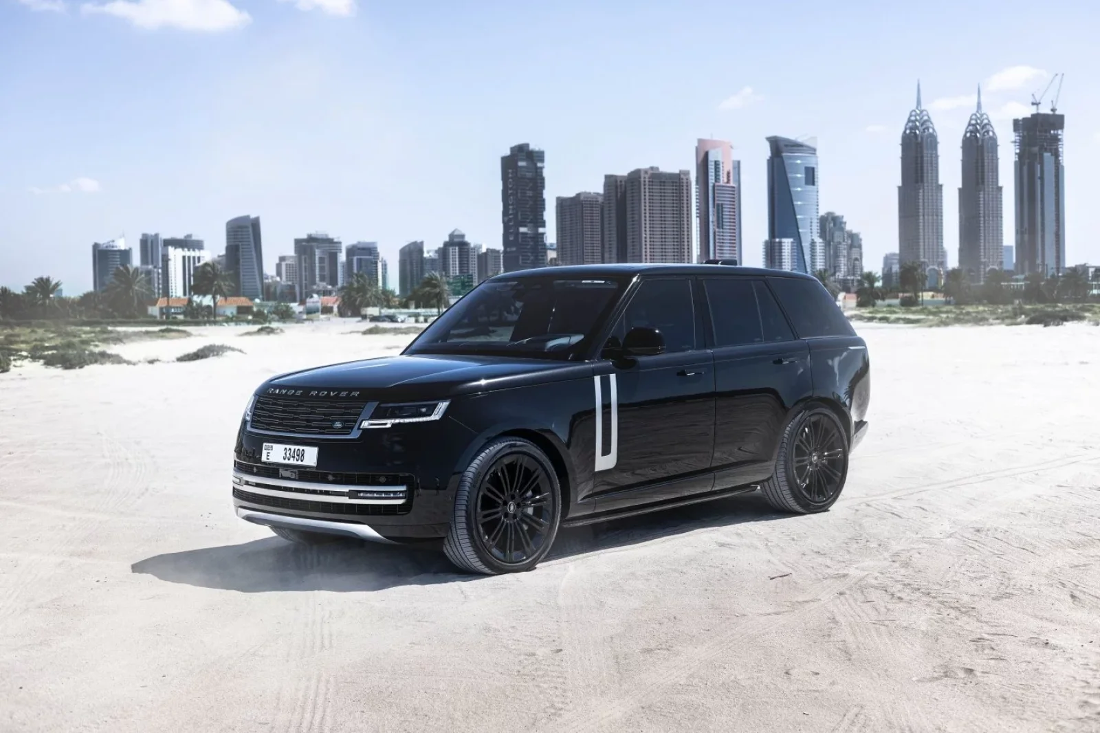 Kiralık Land Rover Range Rover Vogue V8 Siyah 2023 içinde Dubai