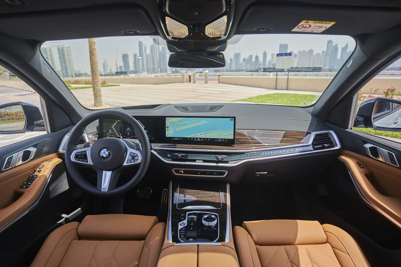 Miete BMW X5 XDrive 40i Grau 2025 in der Dubai - 3 