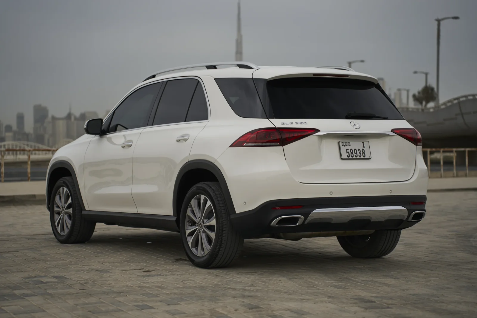 Loyer Mercedes-Benz GLE 350 Blanc 2022 en Dubai - 3 