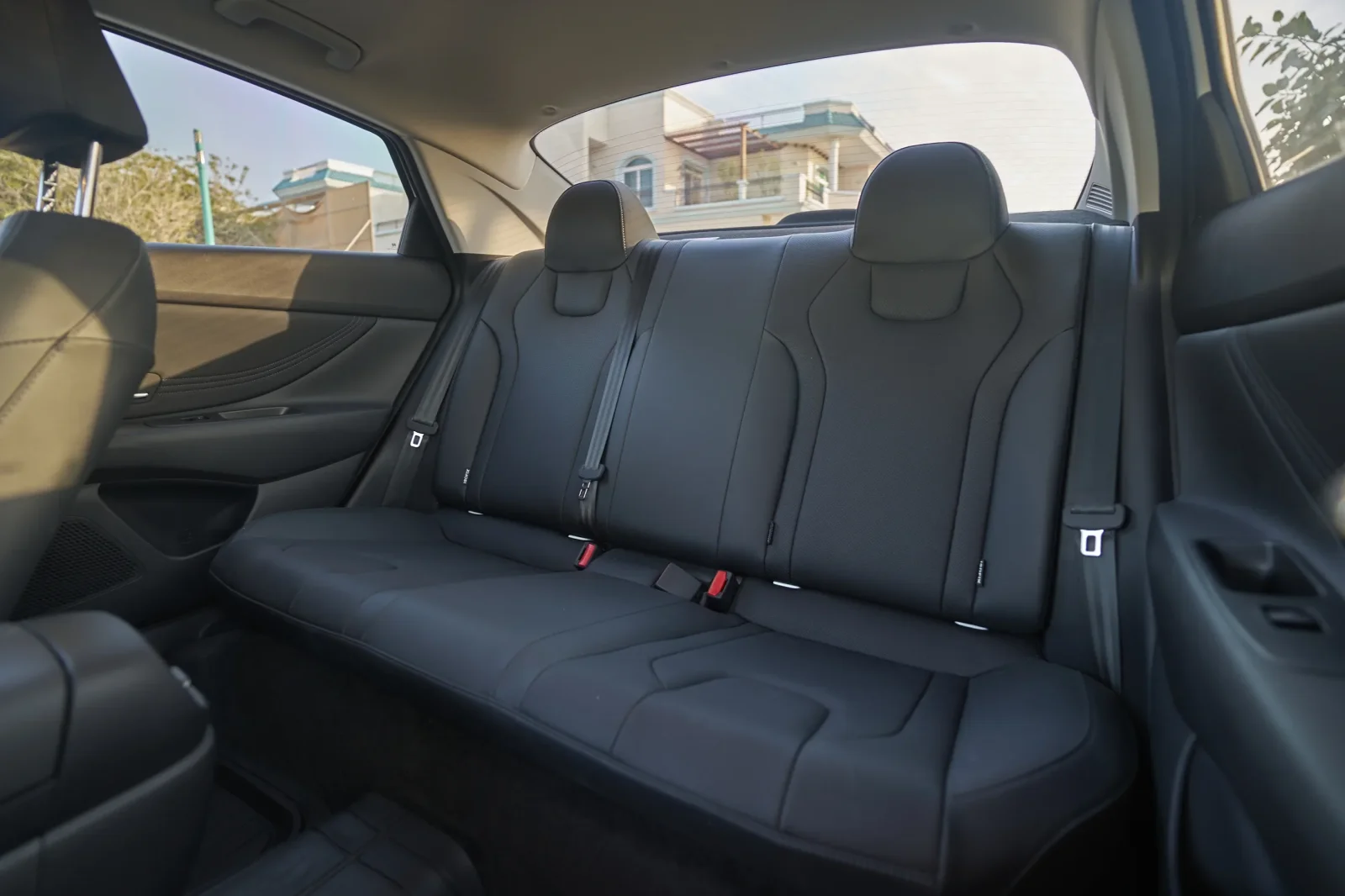 Loyer Hyundai Elantra  Blanc 2024 en Dubai - 3 