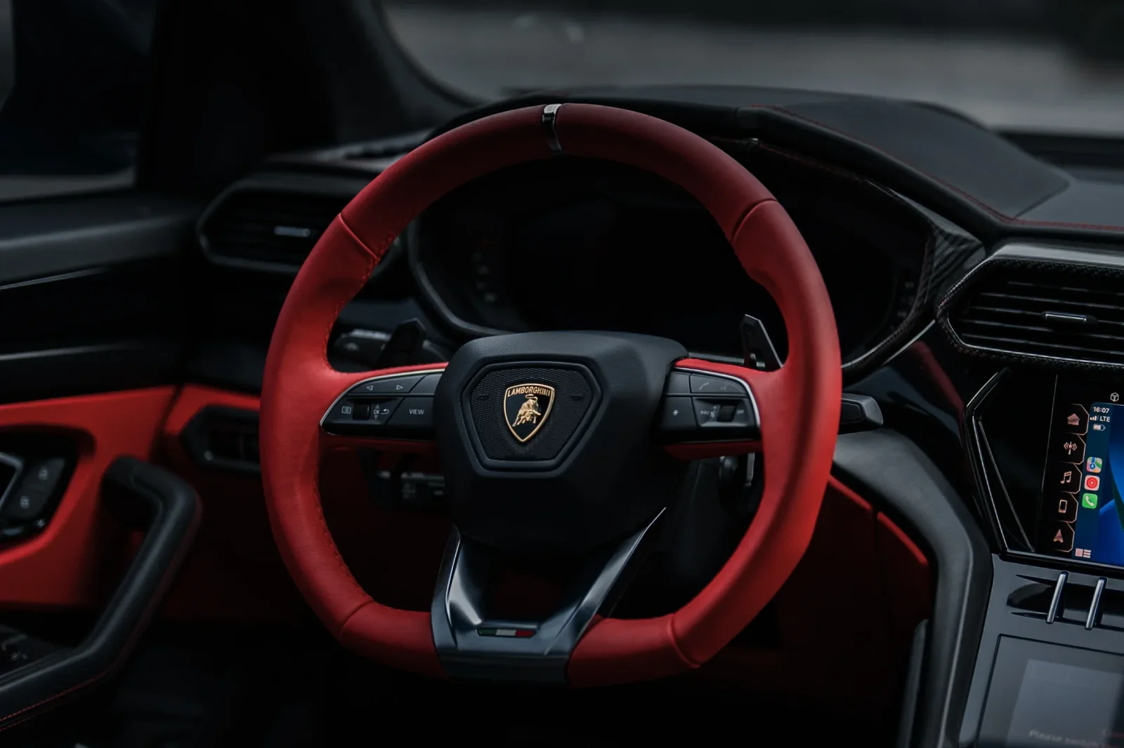 Loyer Lamborghini Urus Sky Blue Bleu ciel 2023 en Dubai - 3 