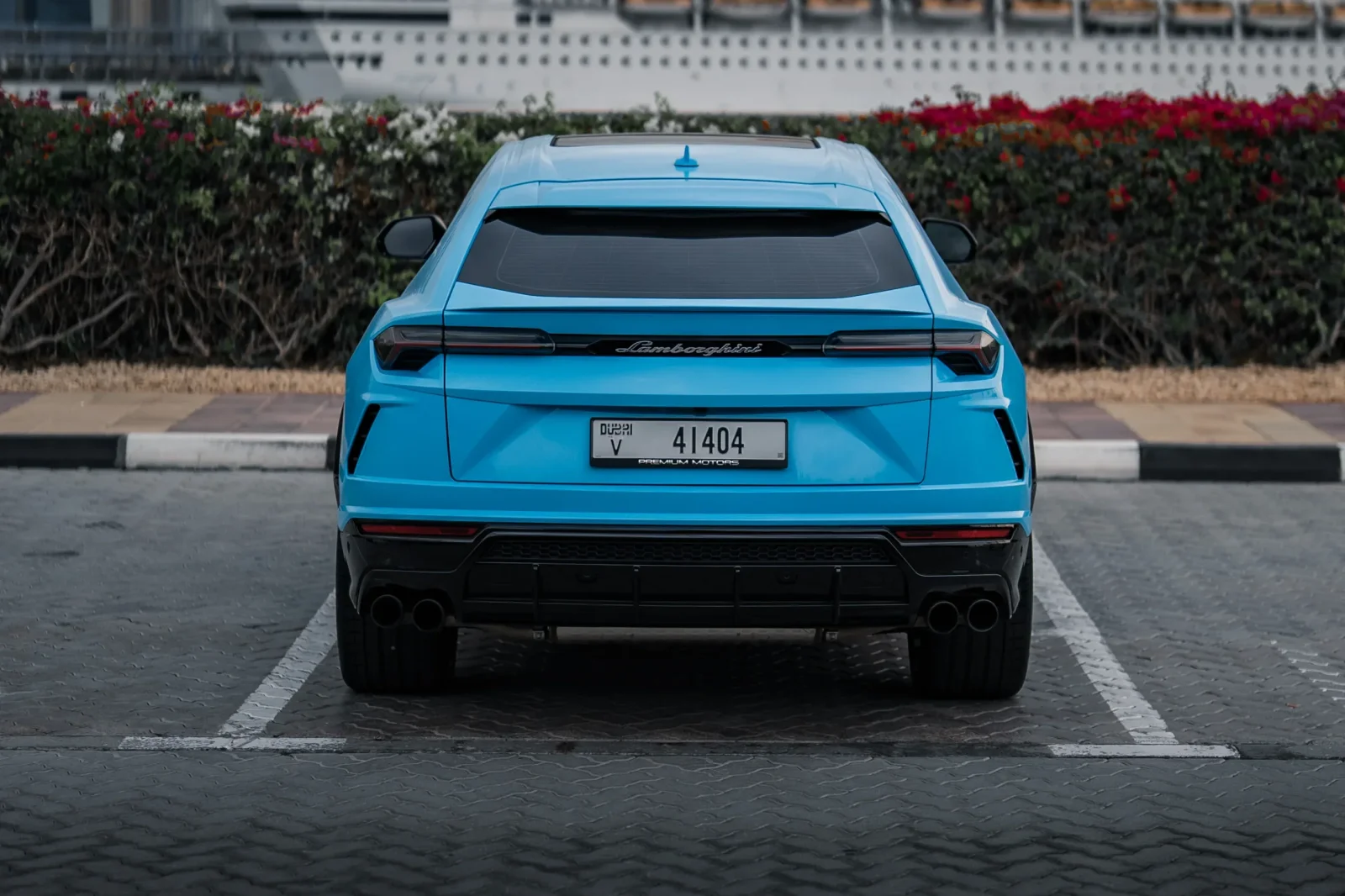 Loyer Lamborghini Urus Sky Blue Bleu ciel 2023 en Dubai - 6 