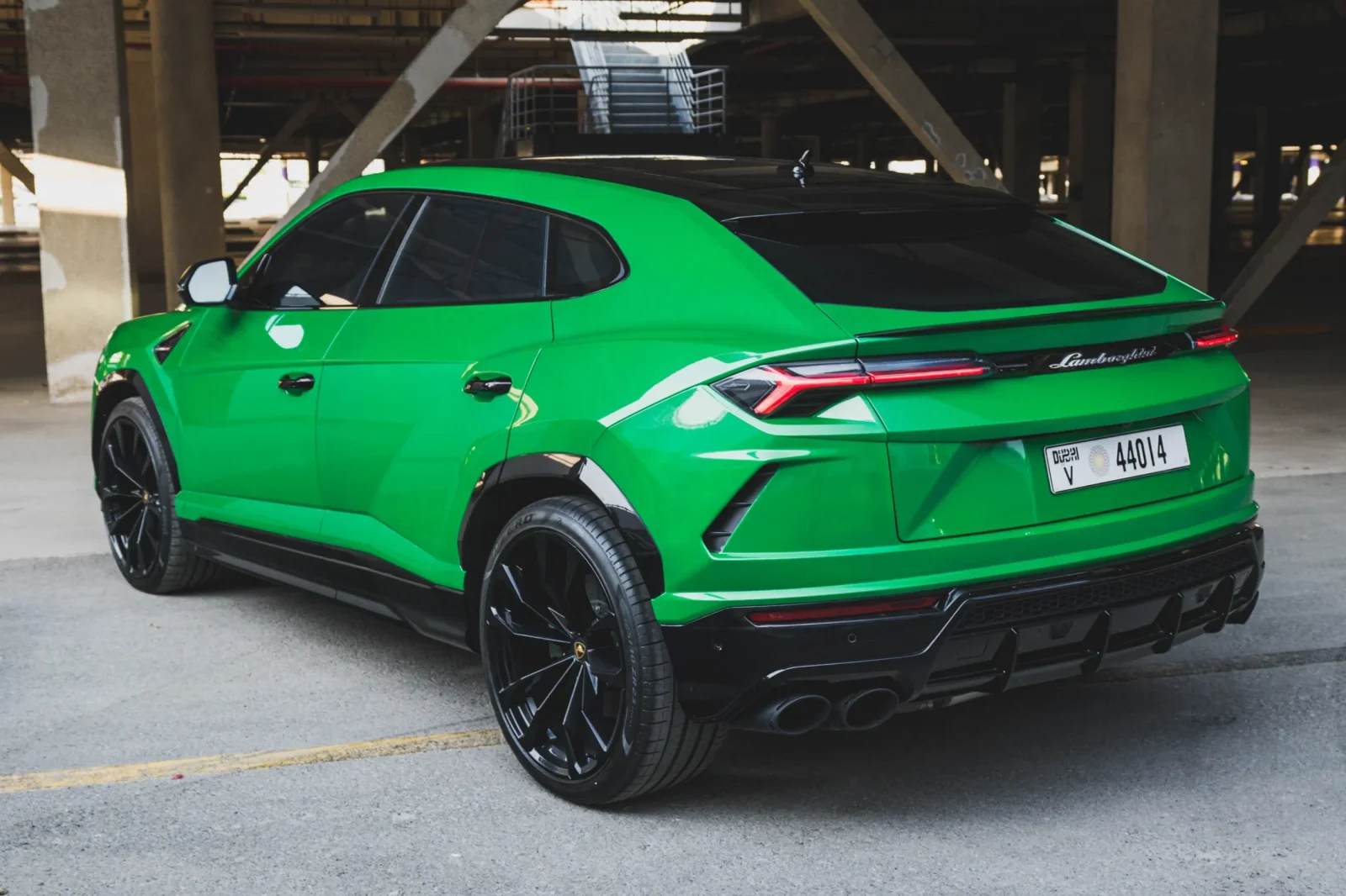 Loyer Lamborghini Urus Green Vert 2023 en Dubai - 3 