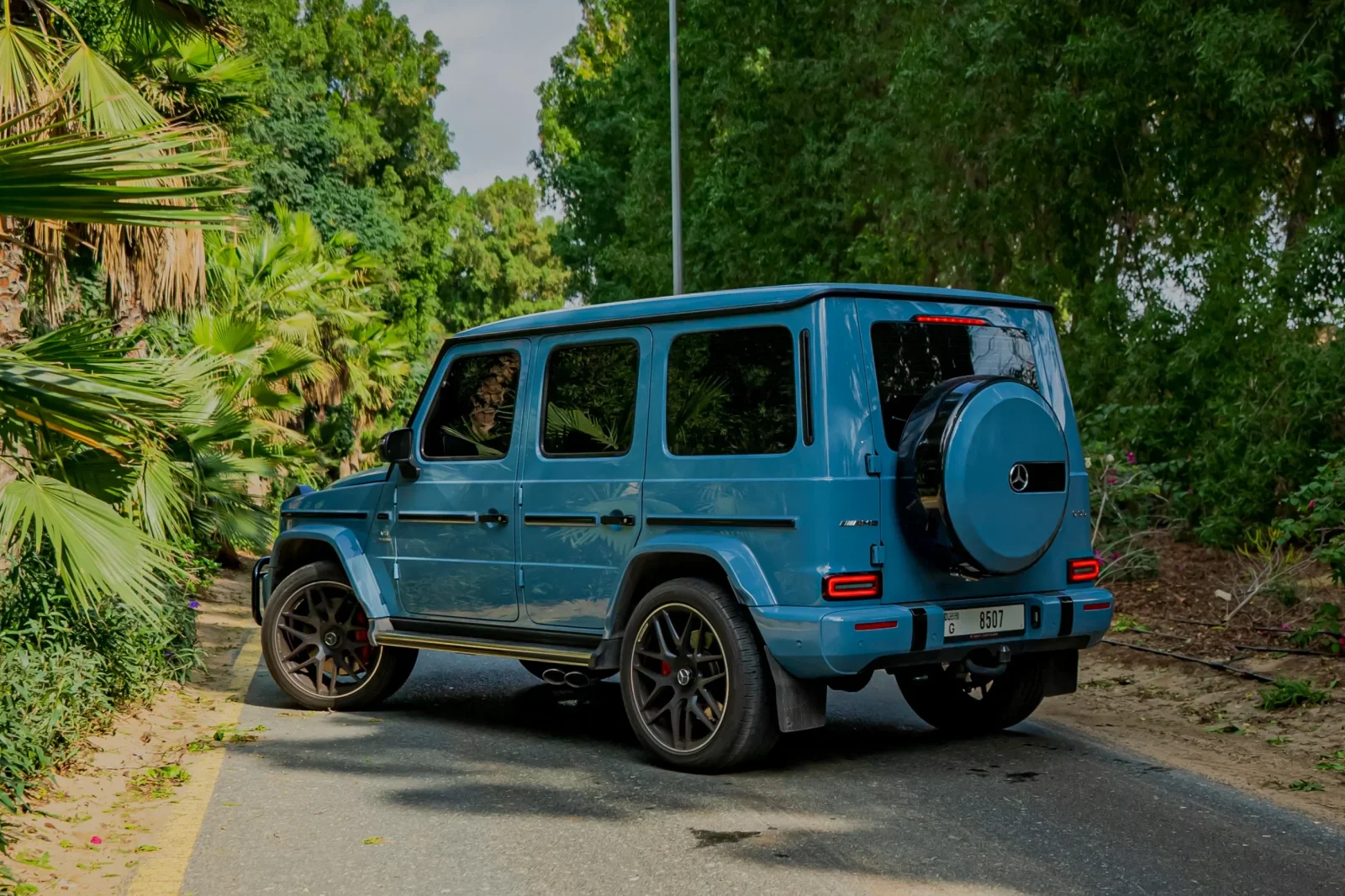 Huren Mercedes-Benz G-Class 63 AMG Blauw 2023 in Dubai - 3 