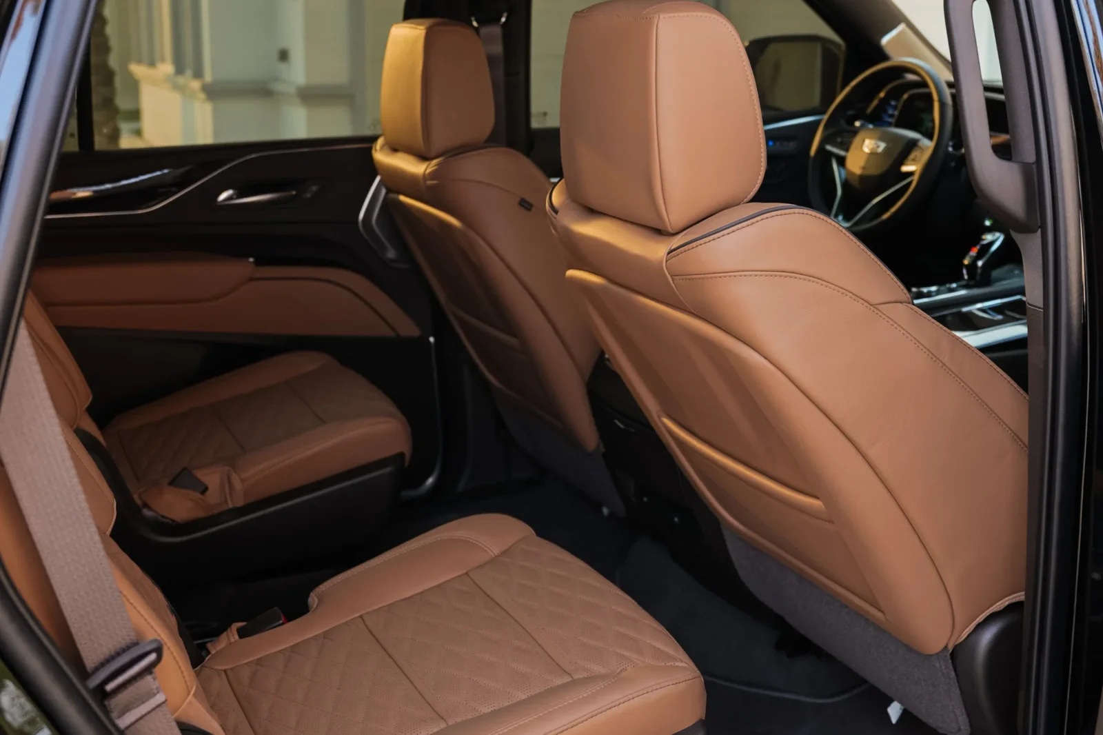 Loyer Cadillac Escalade Platinum Sport Noir 2023 en Dubai - 2 