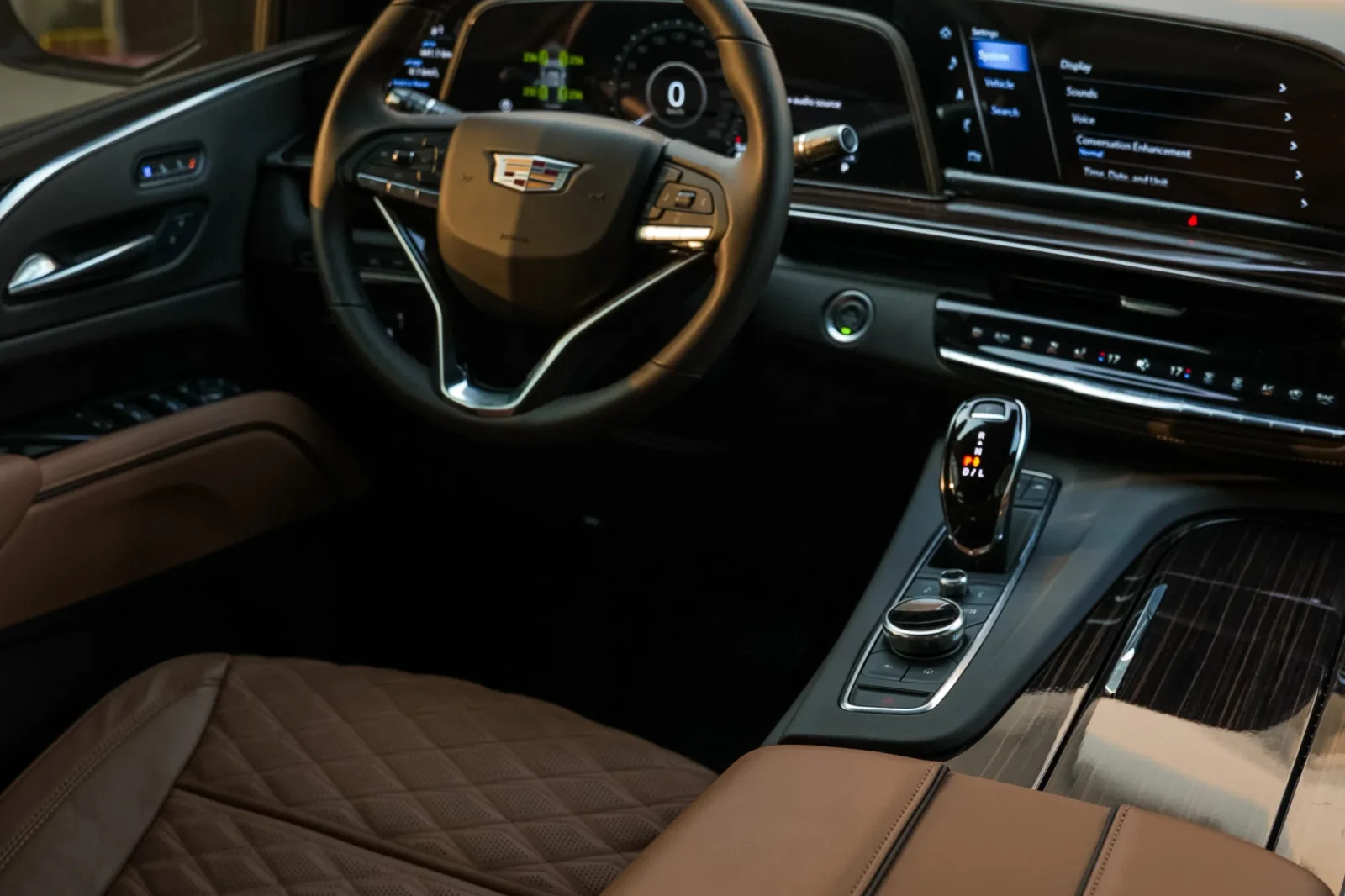 Loyer Cadillac Escalade Platinum Sport Noir 2023 en Dubai - 3 