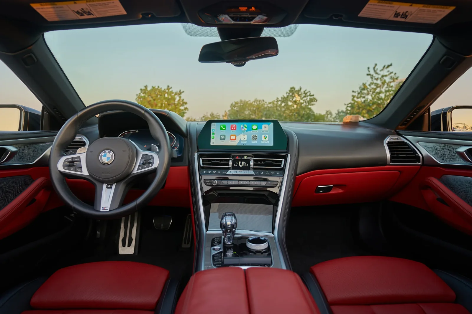 Alquiler BMW 8-Series 840 Negro 2023 en Dubái - 2 