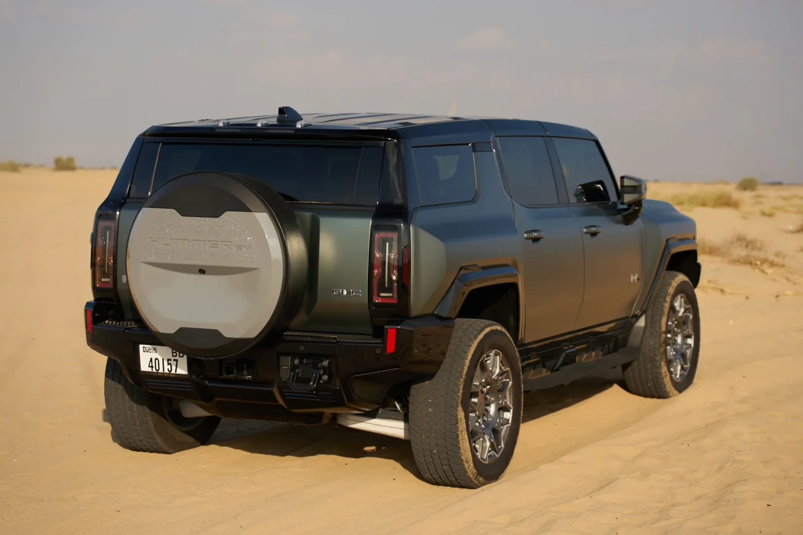 Miete GMC Hummer EV  Grün 2023 in der Dubai - 4 