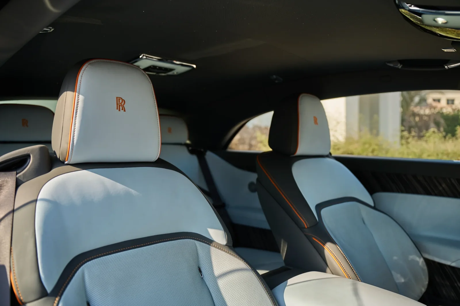 Miete Rolls-Royce Spectre  Himmelblau 2023 in der Dubai - 3 