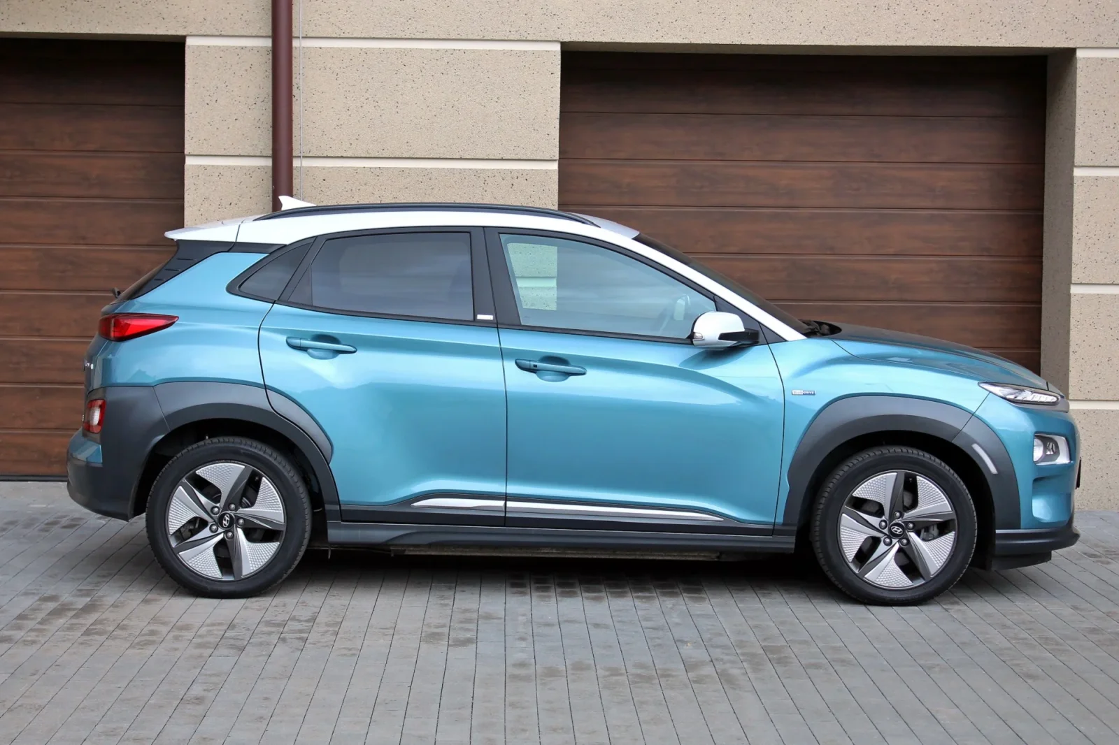 Alquiler Hyundai Kona Premium Azul 2020 en Dubái - 6 