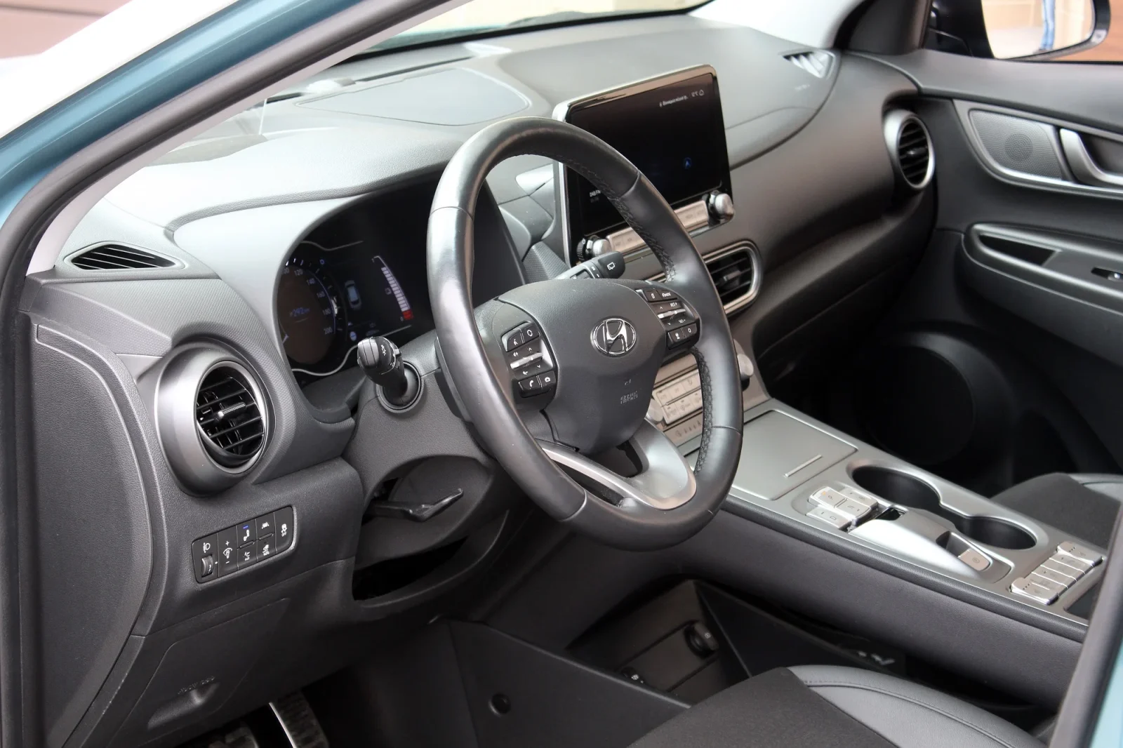 Alquiler Hyundai Kona Premium Azul 2020 en Dubái - 3 