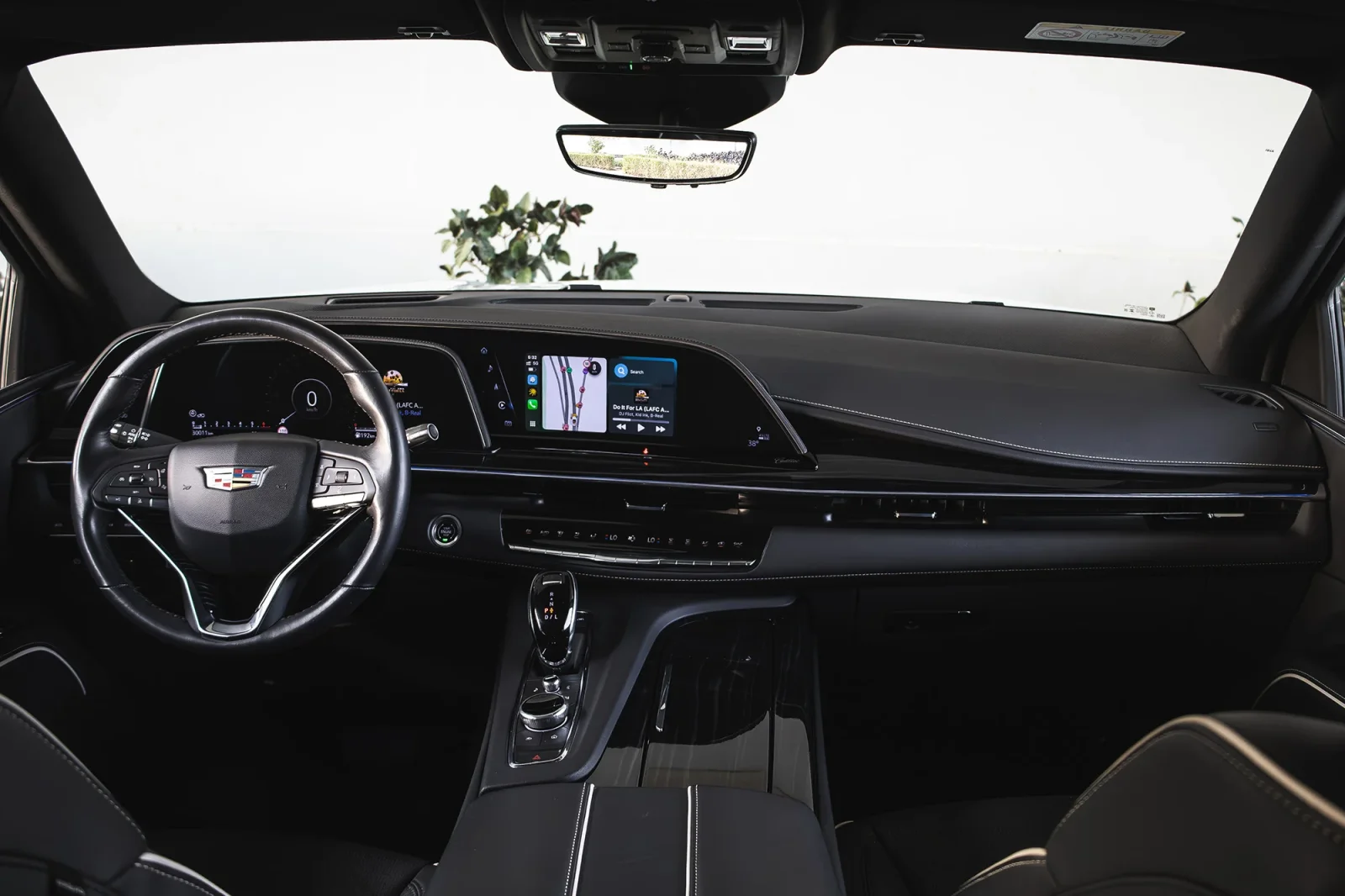 Kiralık Cadillac Escalade  Beyaz 2025 içinde Dubai - 6 