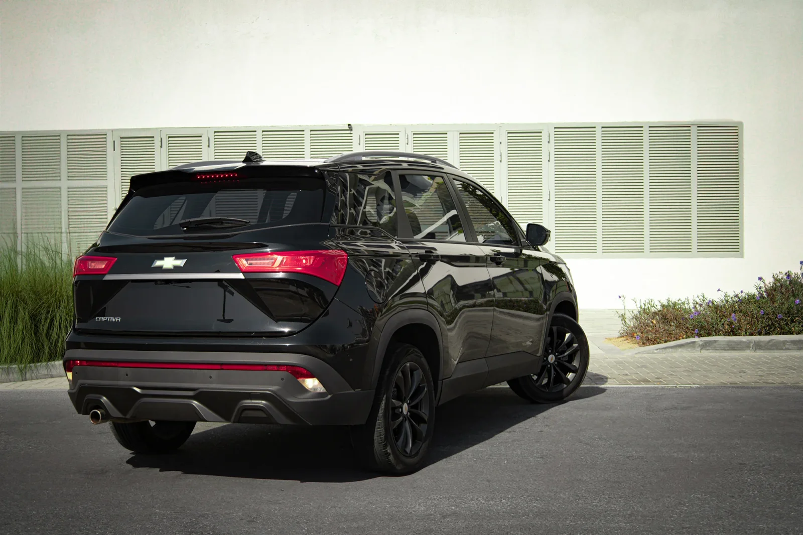 Loyer Chevrolet Captiva  Noir 2023 en Dubai - 8 