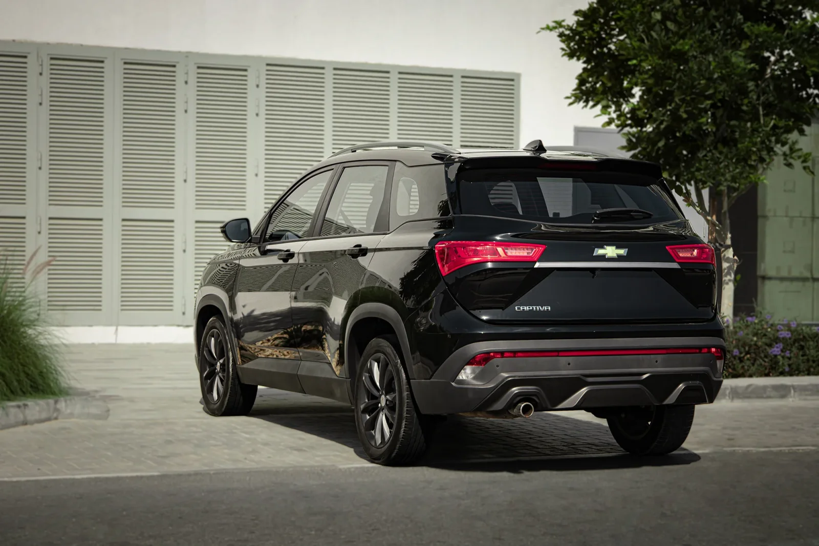 Loyer Chevrolet Captiva  Noir 2023 en Dubai - 9 