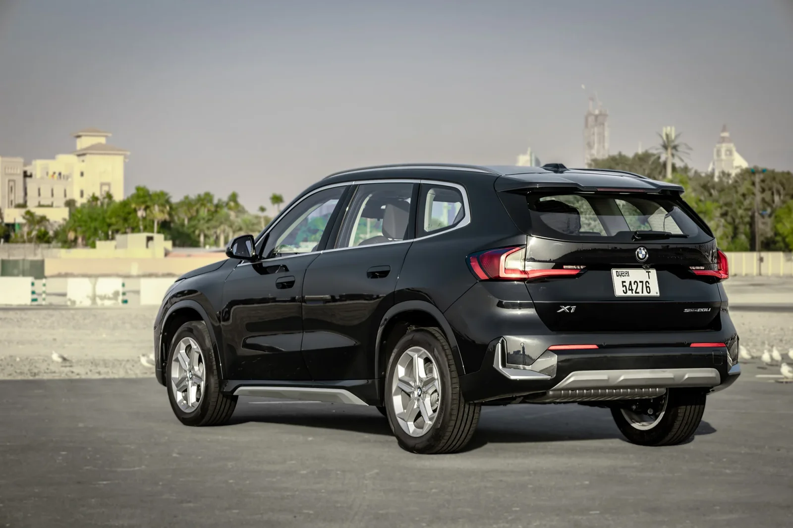Loyer BMW X1  Noir 2024 en Dubai - 9 