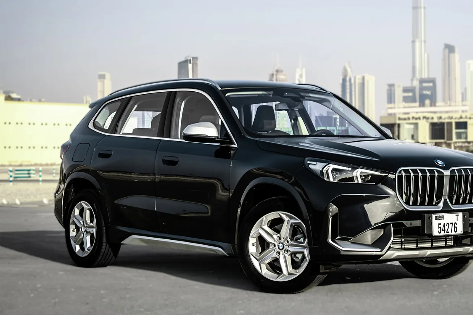 Loyer BMW X1  Noir 2024 en Dubai - 2 