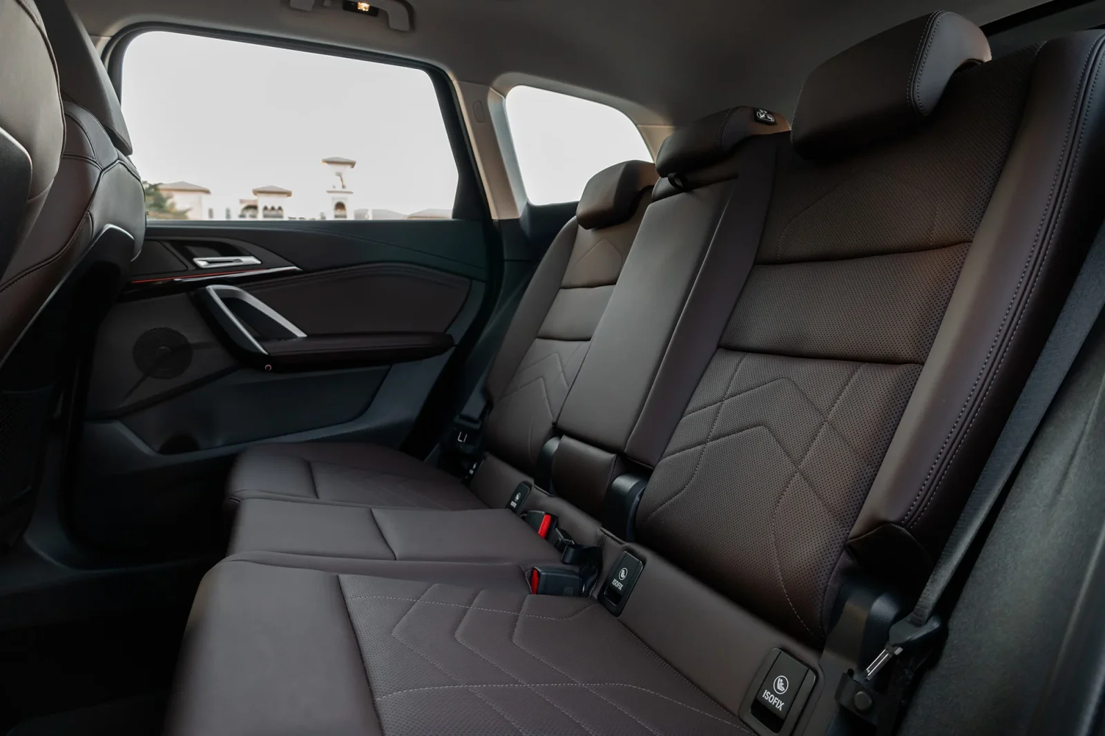 Loyer BMW X1  Noir 2024 en Dubai - 8 