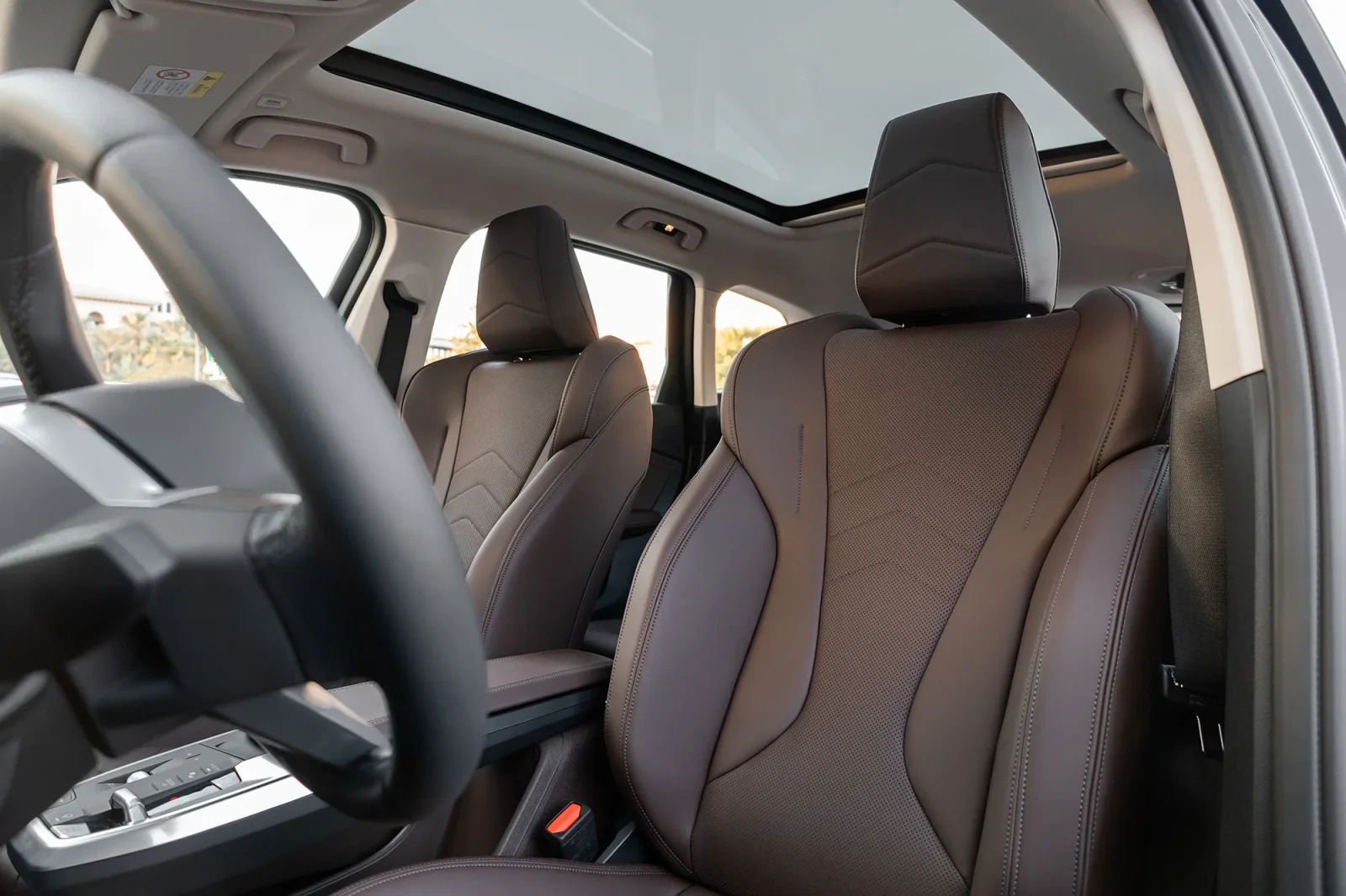 Loyer BMW X1  Noir 2024 en Dubai - 4 