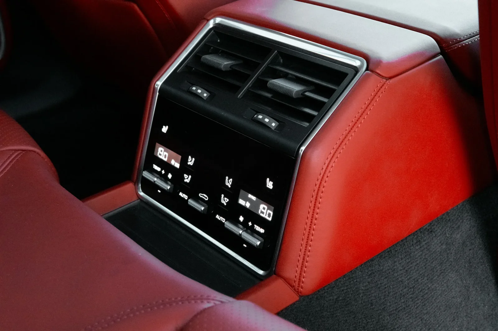 Kiralık Porsche Panamera  Gri 2023 içinde Dubai - 7 