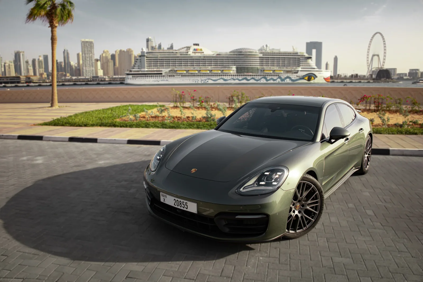Kiralık Porsche Panamera  Gri 2023 içinde Dubai - 11 