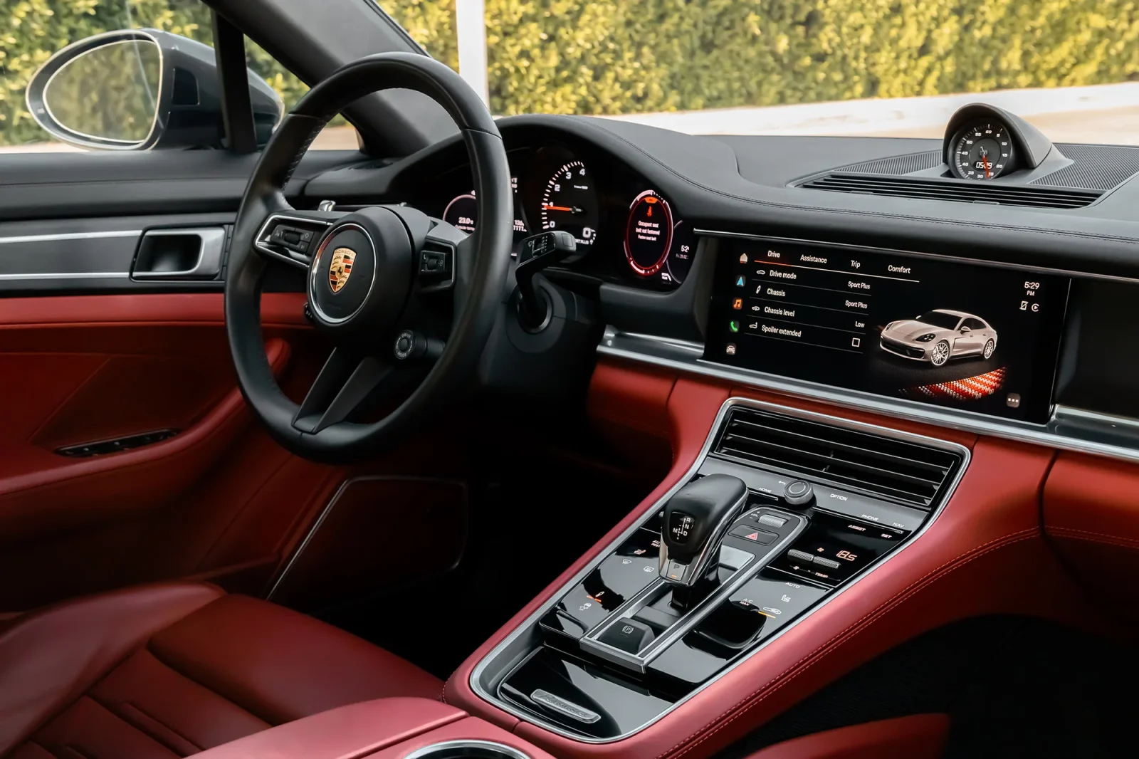 Kiralık Porsche Panamera  Gri 2023 içinde Dubai - 6 