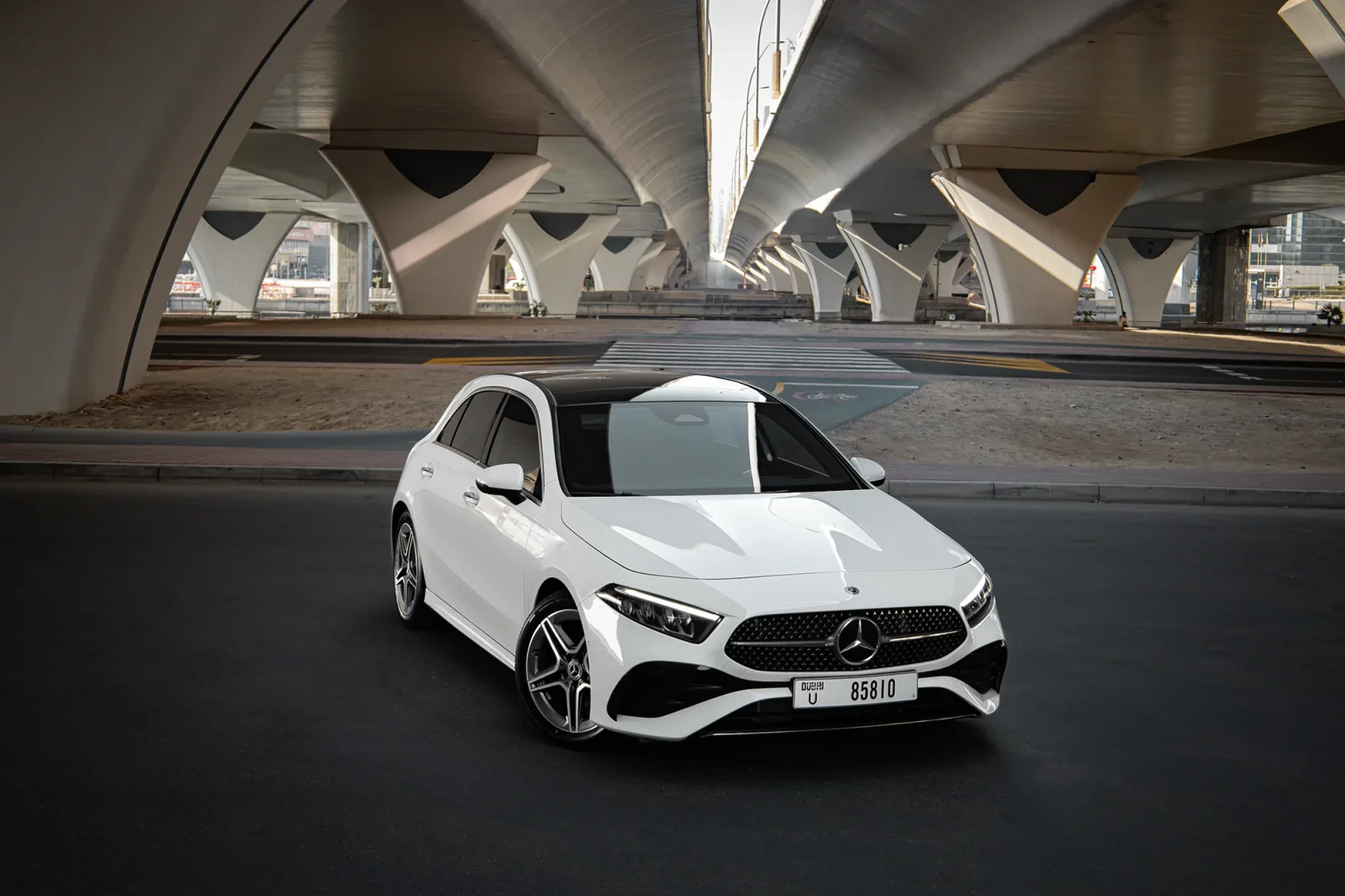 Alquiler Mercedes-Benz A-Class 200 Blanco 2024 en Dubái