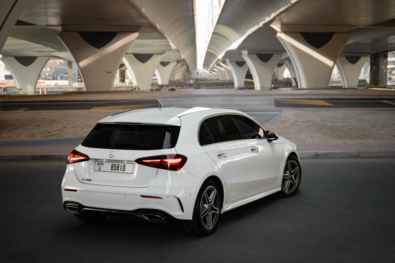 Alquiler Mercedes-Benz A-Class 200 Blanco 2024 en Dubái - 7 
