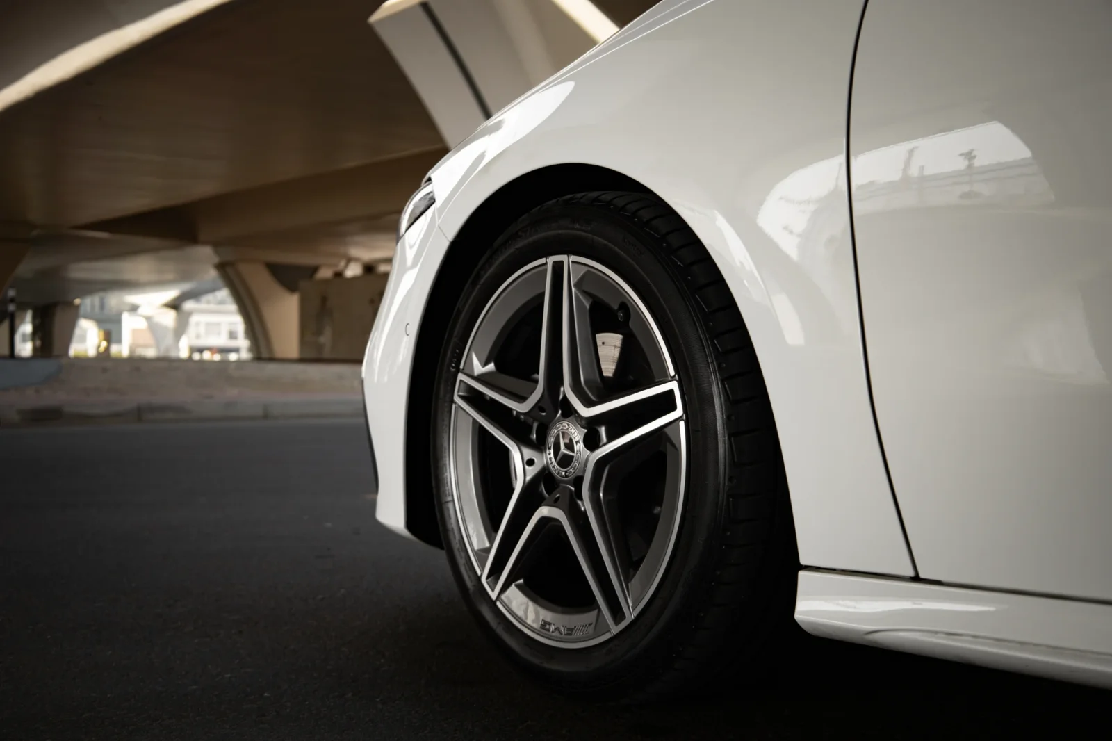 Alquiler Mercedes-Benz A-Class 200 Blanco 2024 en Dubái - 12 