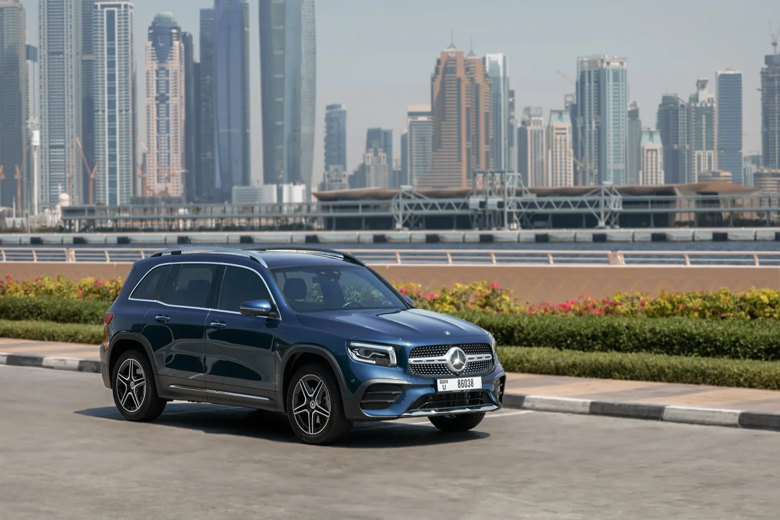 Affitto Mercedes-Benz GLB-Class 250 Blu 2023 in Dubai - 2 