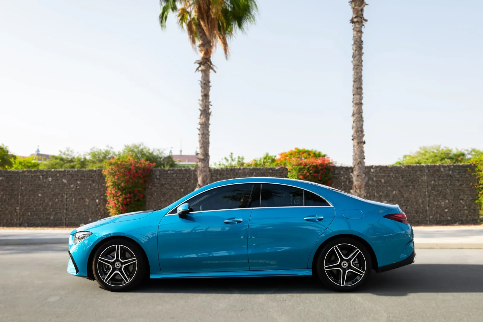 Huren Mercedes-Benz CLA-Class 4M Blauw 2024 in Dubai - 10 