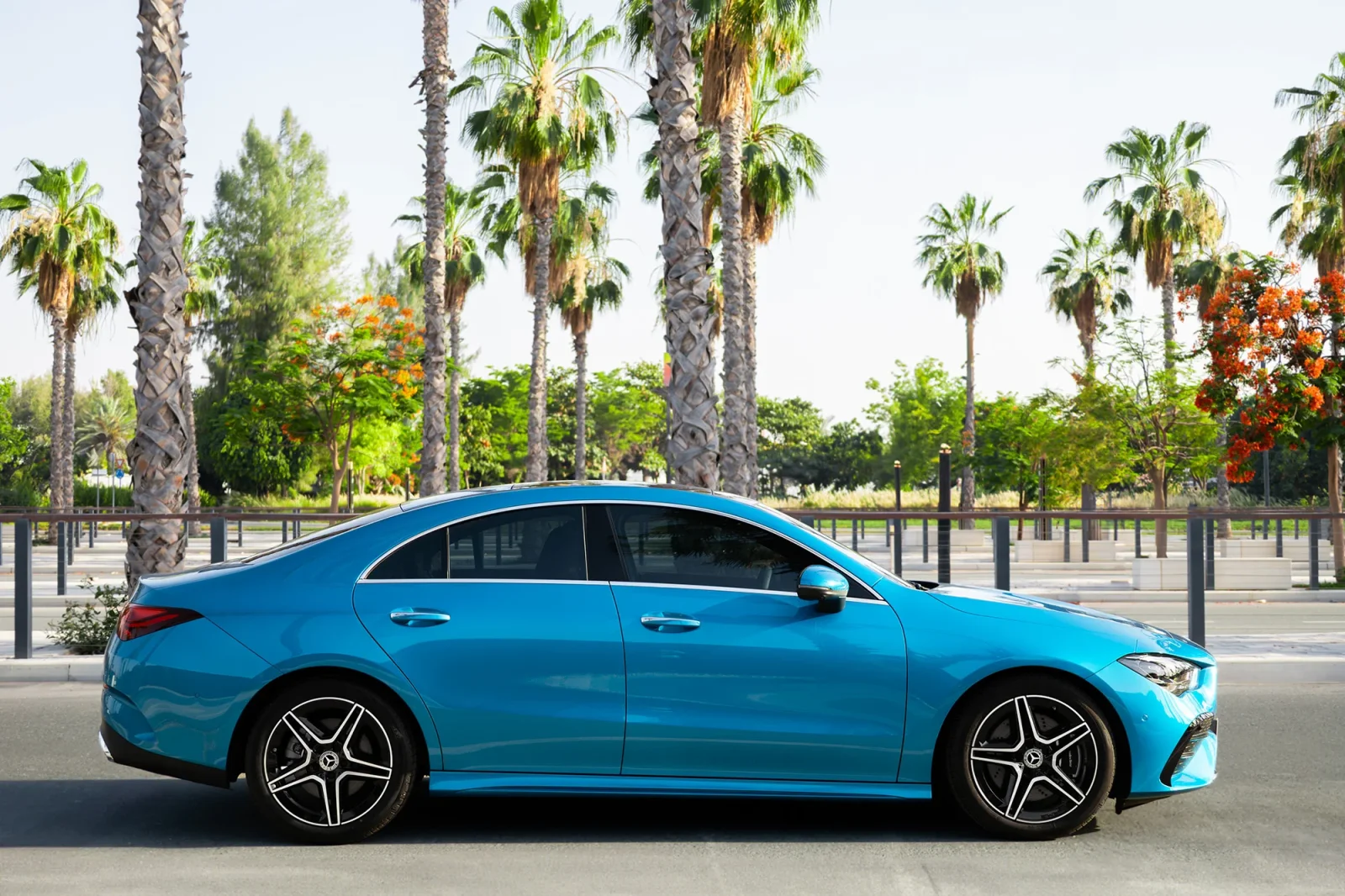 Huren Mercedes-Benz CLA-Class 4M Blauw 2024 in Dubai - 12 